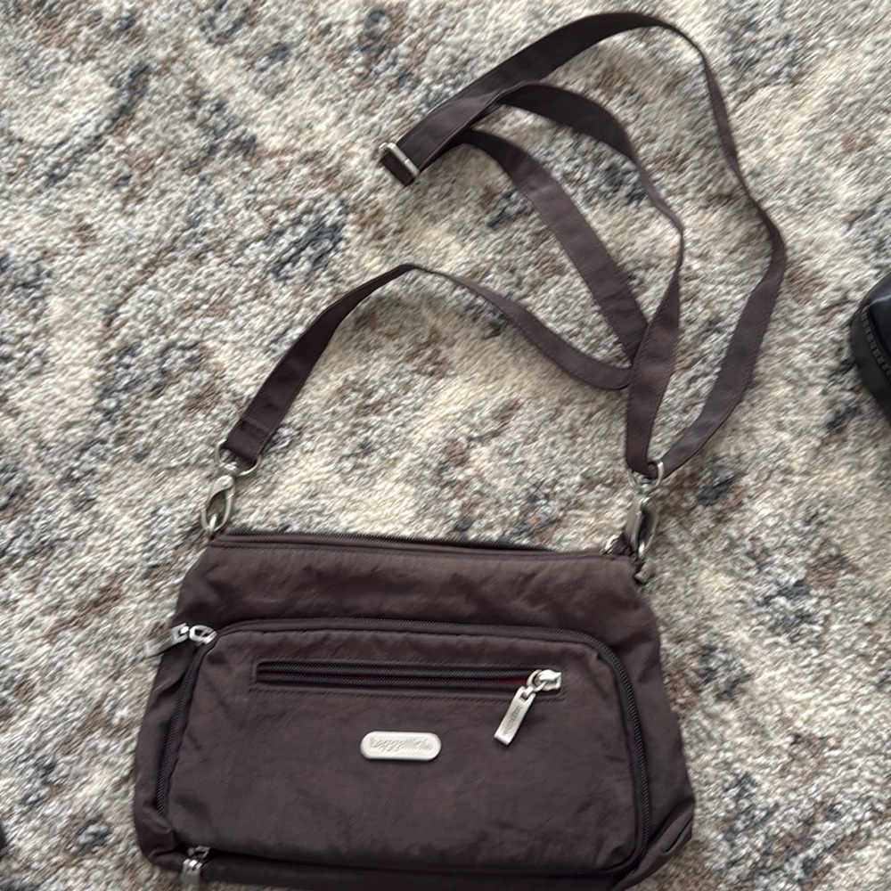 Small  Baggallini small purse. 7x10.5".